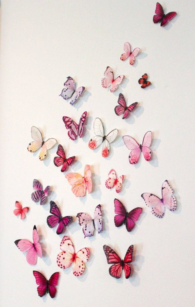 Оформление комнаты бабочками из бумаги