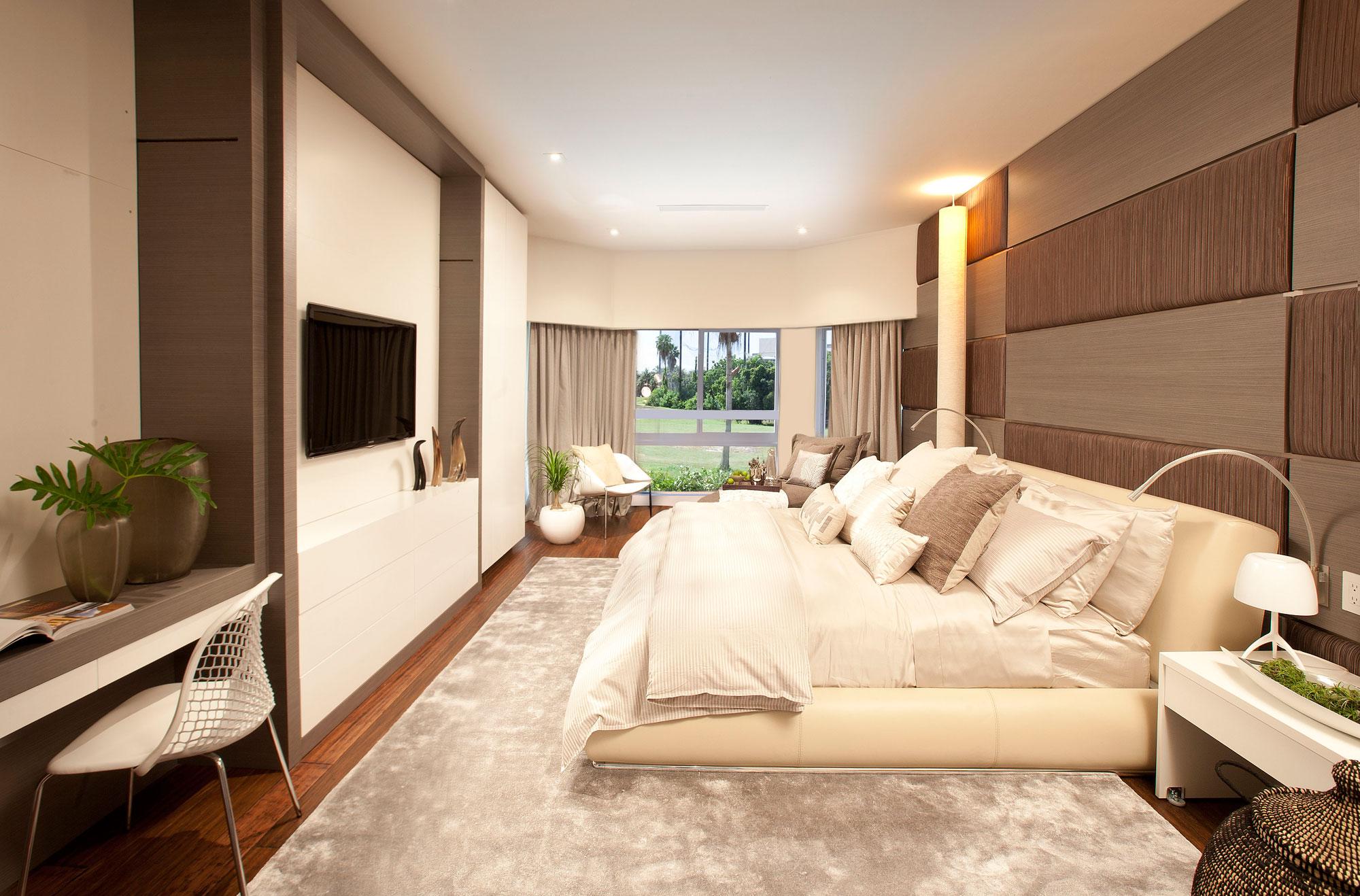 Спальня в бежево-коричневых тонах в стиле модерн