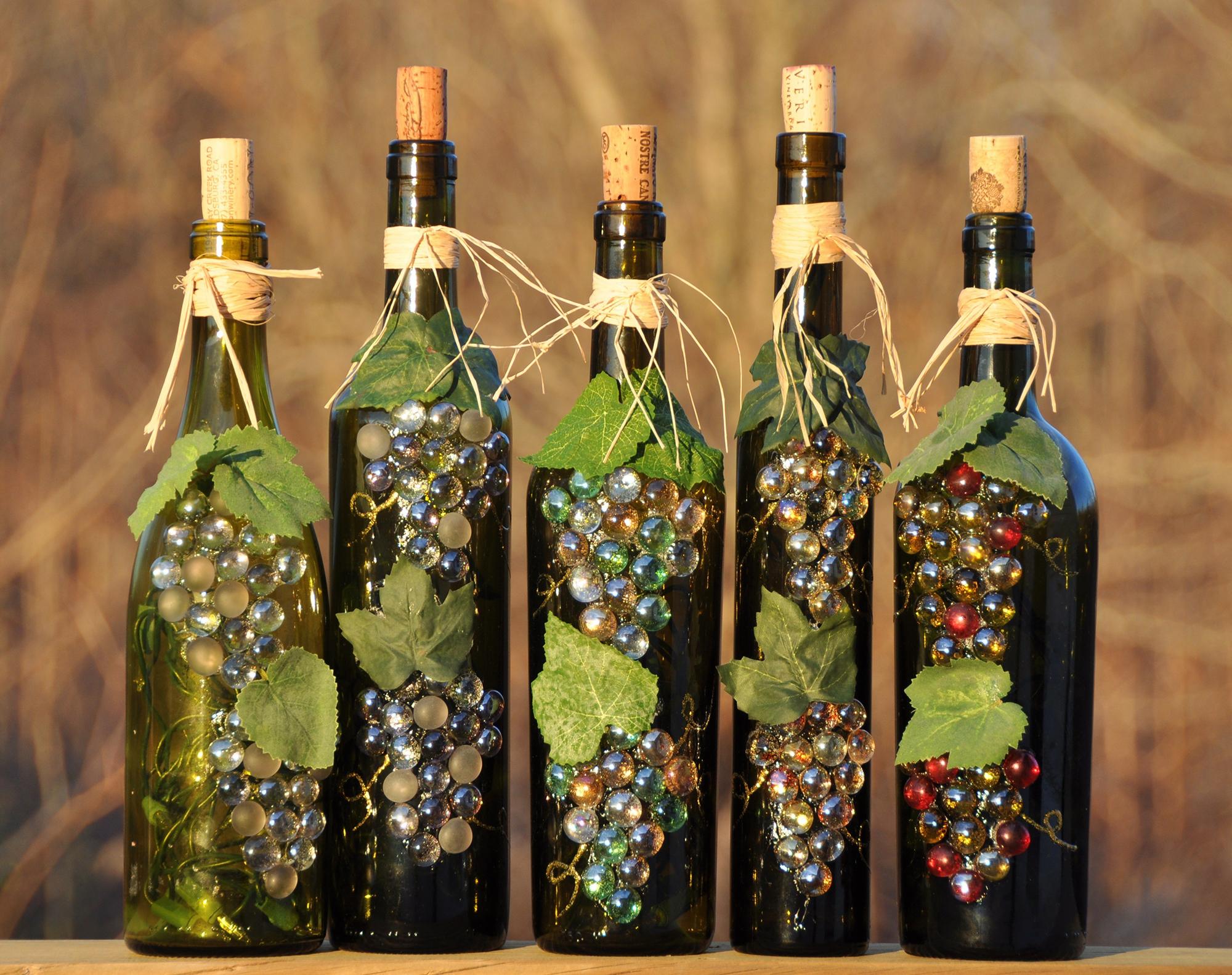 Декор бутылок под виноградные гроздья