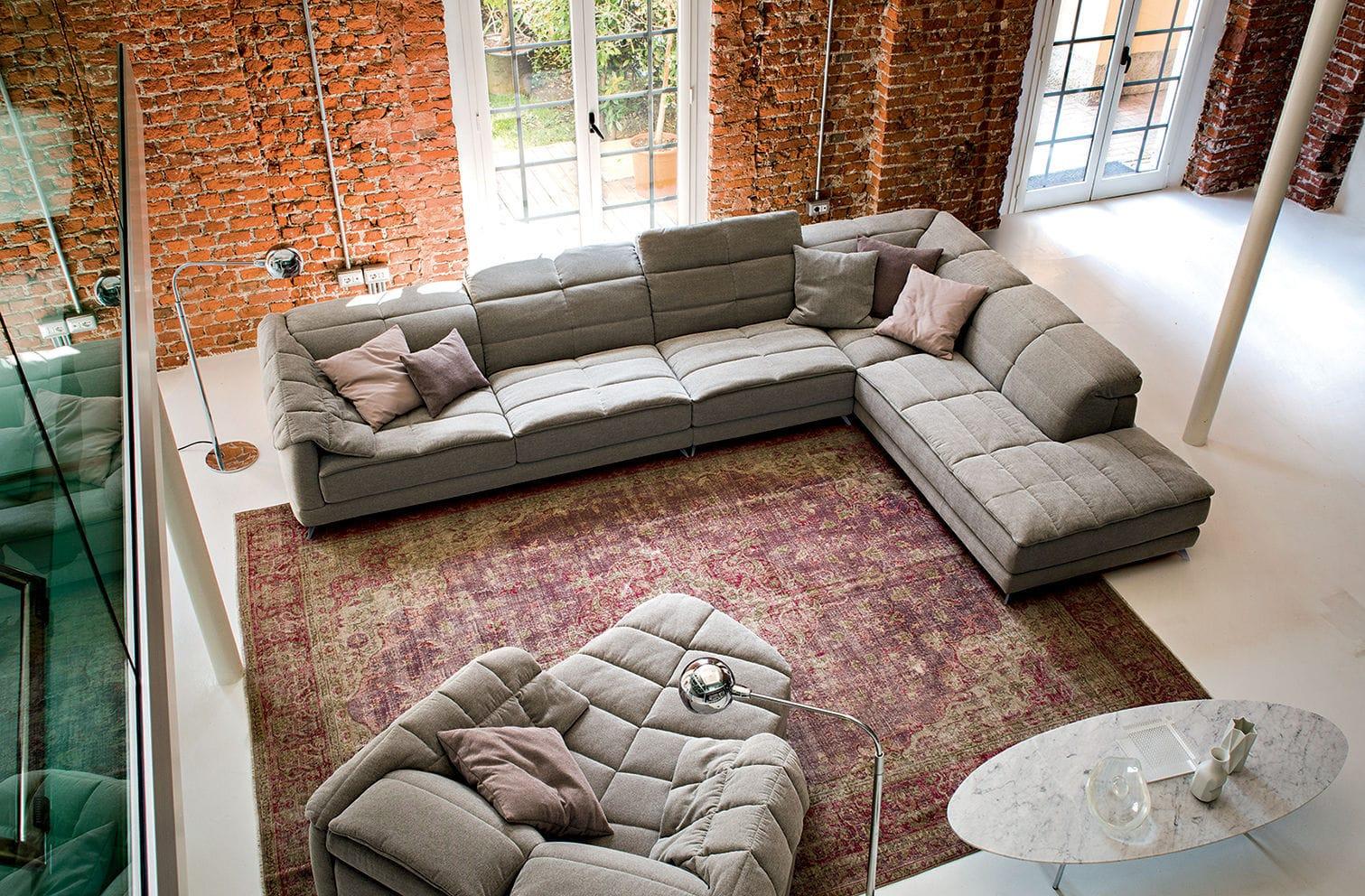 Бескаркасный диван в стиле лофт