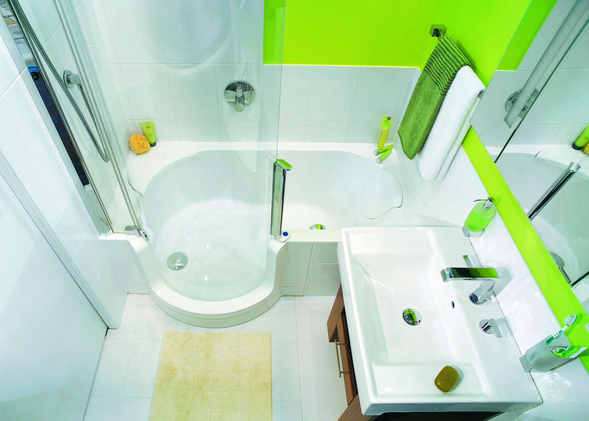Современная зелено-белая ванная комната без унитаза
