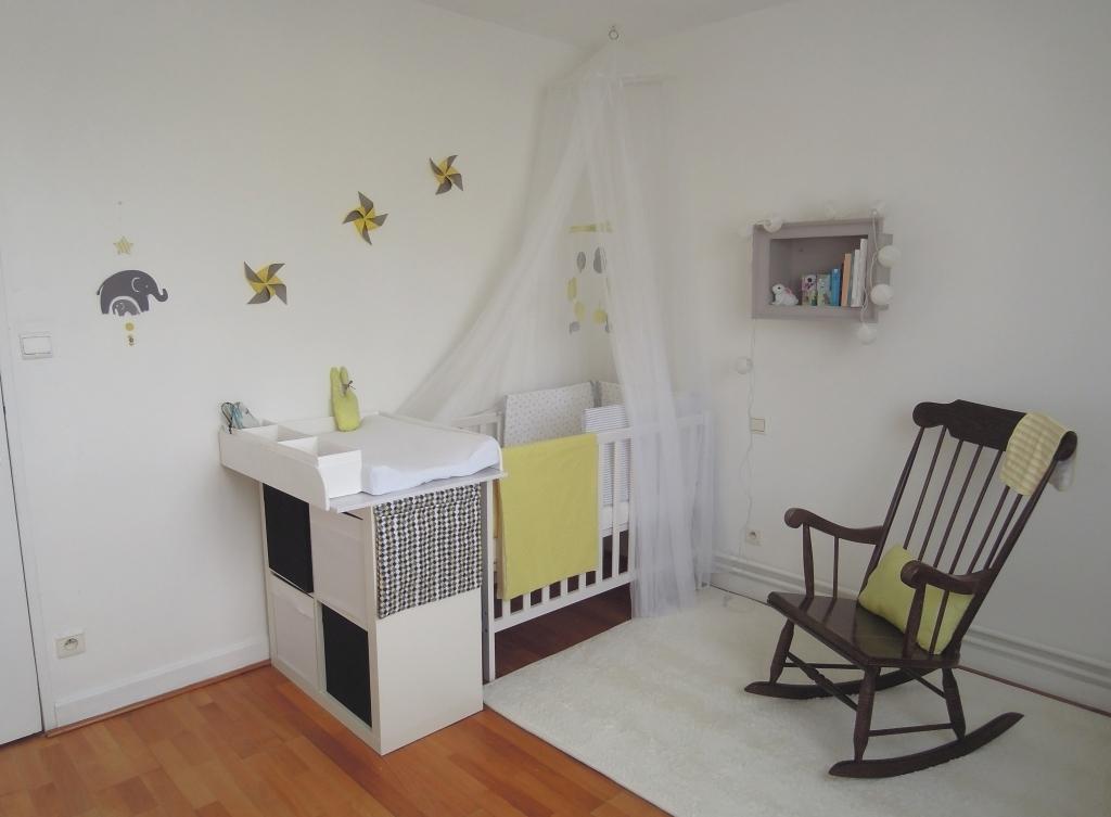 Эконом дизайн детской комнаты с бумажным декором