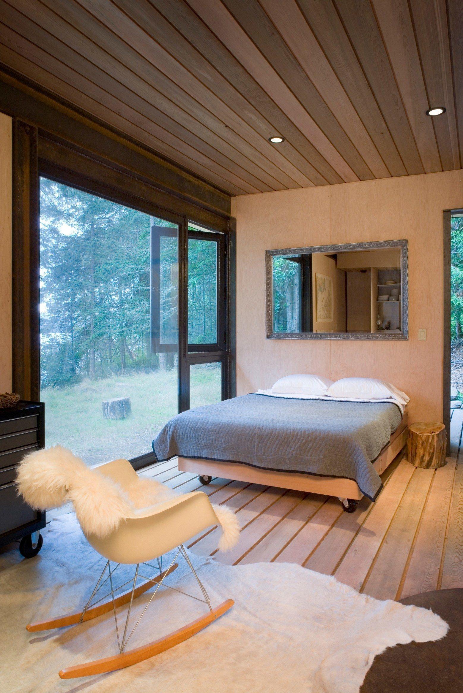 Дизайн спальни 18 кв м с панорамным окном
