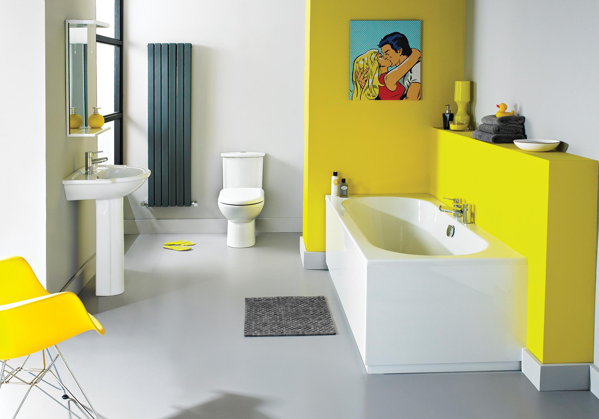 Желтая мебель и часть стены в ванной