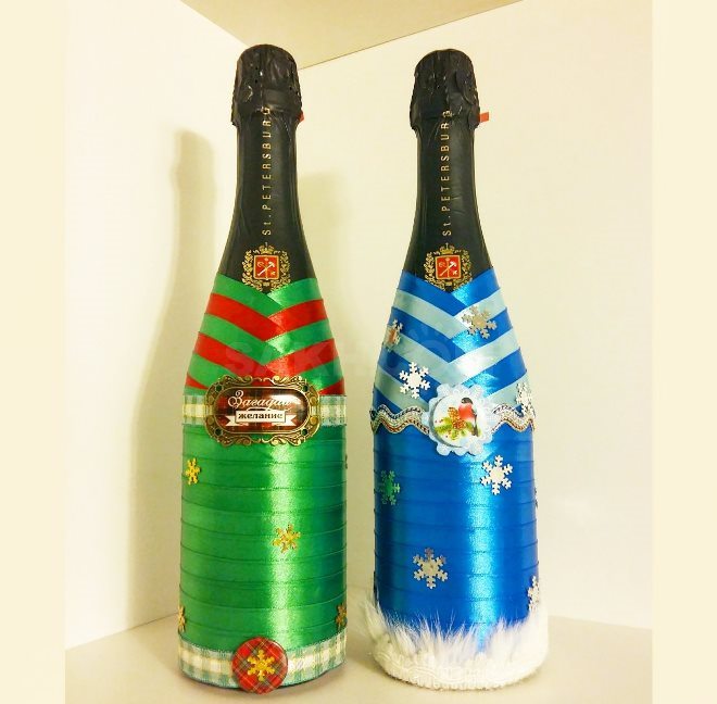 Декор бутылки шампанского на Новый год: оформление атласными лентами