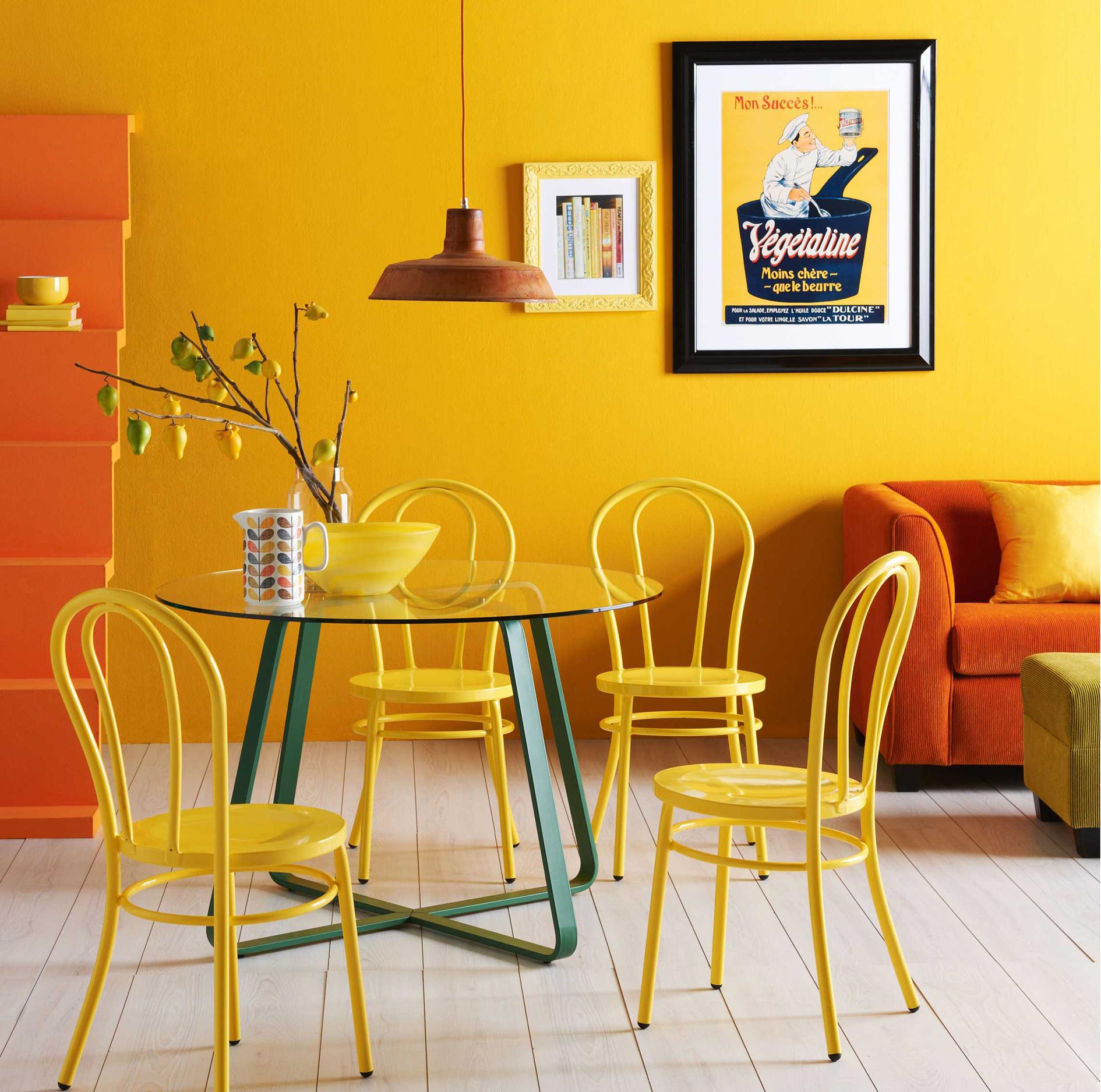 Оранжево-желтый интерьер гостиной