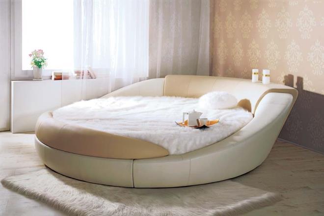 Как поставить круглую кровать в спальне