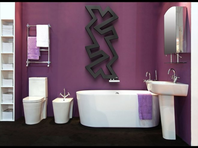 Покраска стен ванной и декор