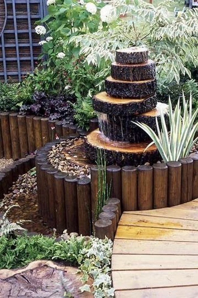 Декорирование дачного или садового фонтана
